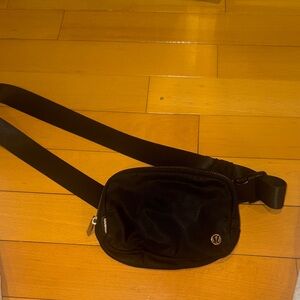 Lululemon belt bag